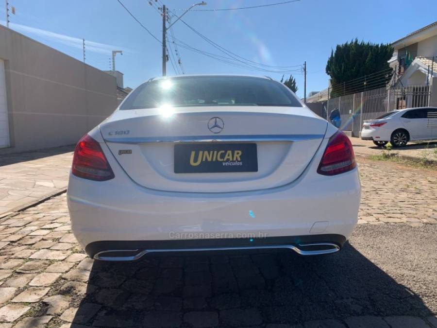 MERCEDES-BENZ - C 180 - 2014/2015 - Branca - R$ 100.900,00