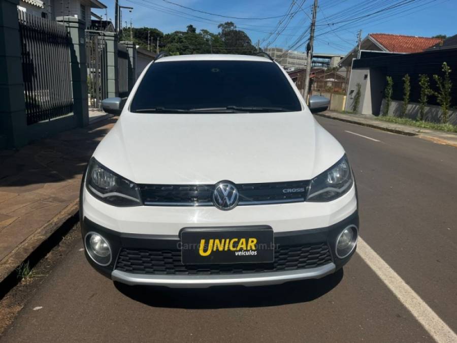 VOLKSWAGEN - SAVEIRO - 2013/2014 - Branca - R$ 65.900,00