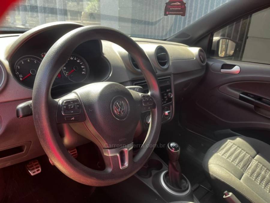 VOLKSWAGEN - SAVEIRO - 2013/2014 - Branca - R$ 65.900,00